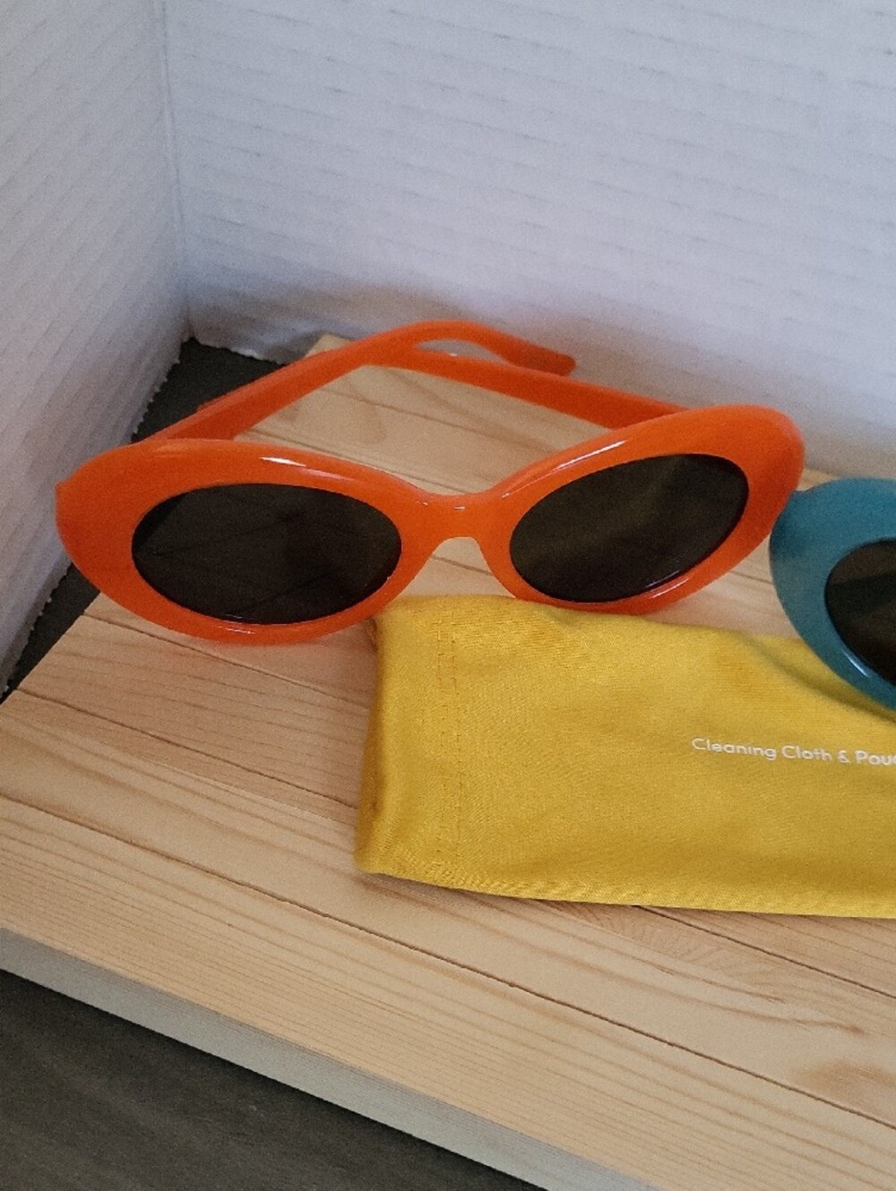 Retro Nirvana Curt Cobain Style Oval Sunglasses in Orange & Teal Set of 2 - Picture 6 of 12